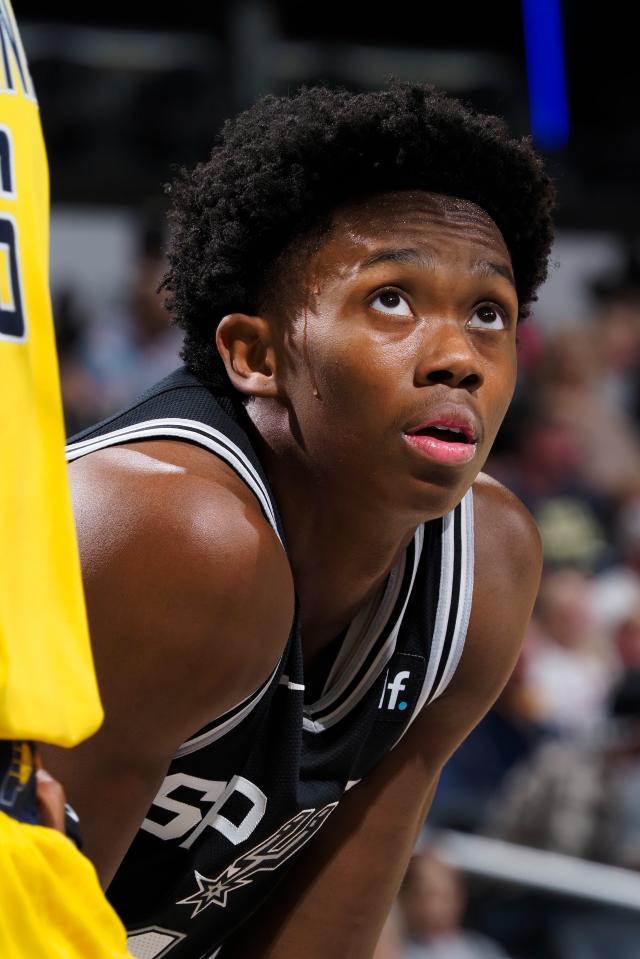 【现场】瓦塞尔复出砍下生涯新高 马刺努力屏蔽干扰