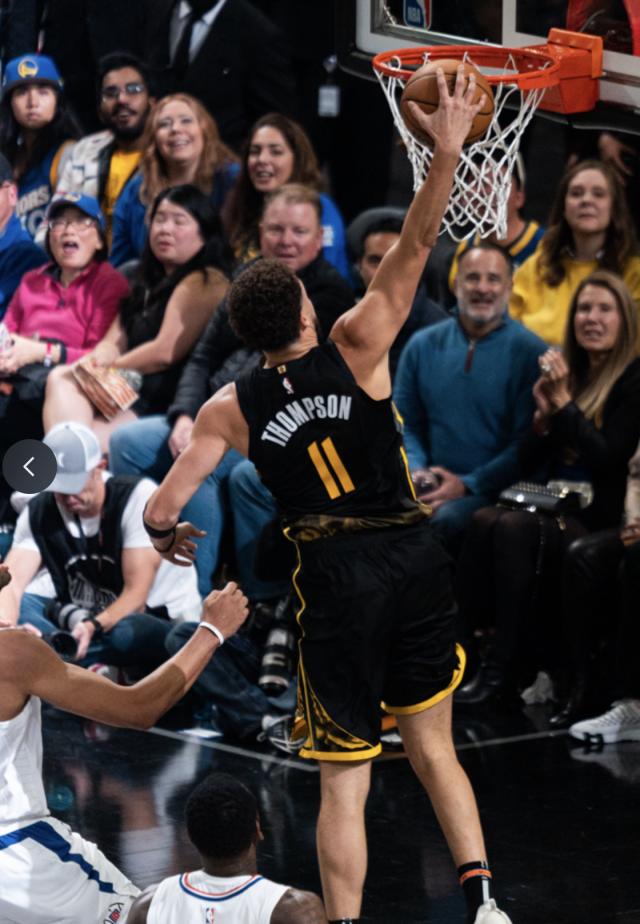 开云体育下载-维金斯三分高效 克雷渐入佳境 勇士群星重回正轨