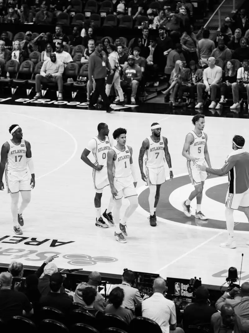 涅槃重生？乔纳森-库明加Ins晒球队赛场照与球迷分享