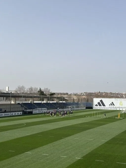 TA：因有9人缺战塞尔塔，皇马今日提拔8位青训小将参加训练